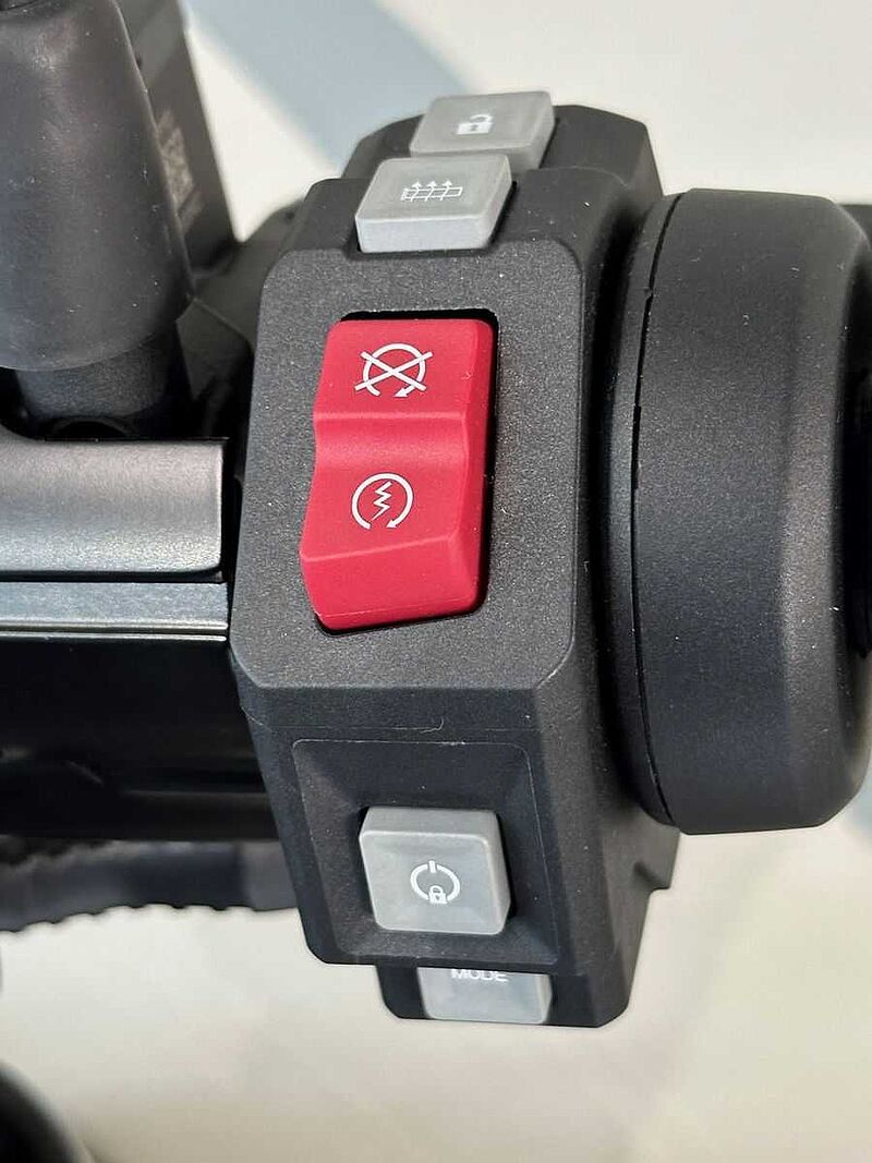 BMW CE 02 AM Aktionspreis 80 J. Motorrad Faßbender